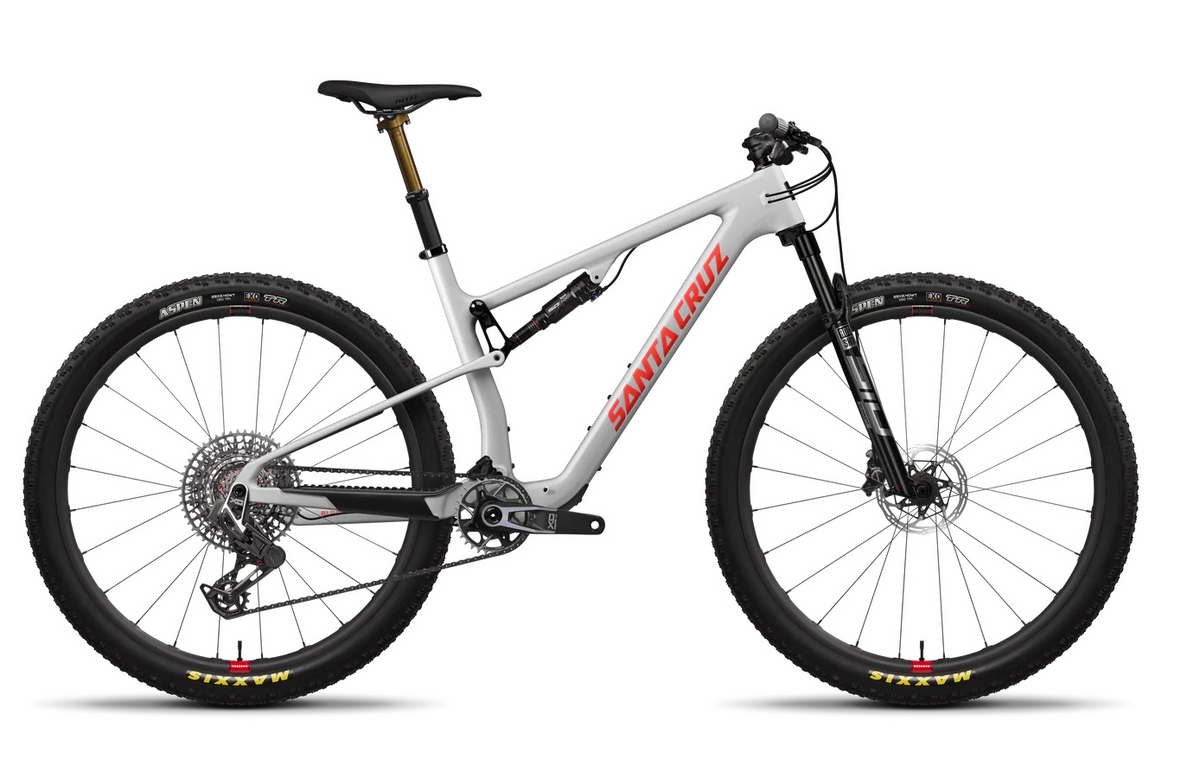 Santa Cruz Blur 4 CC X01 AXS RSV
