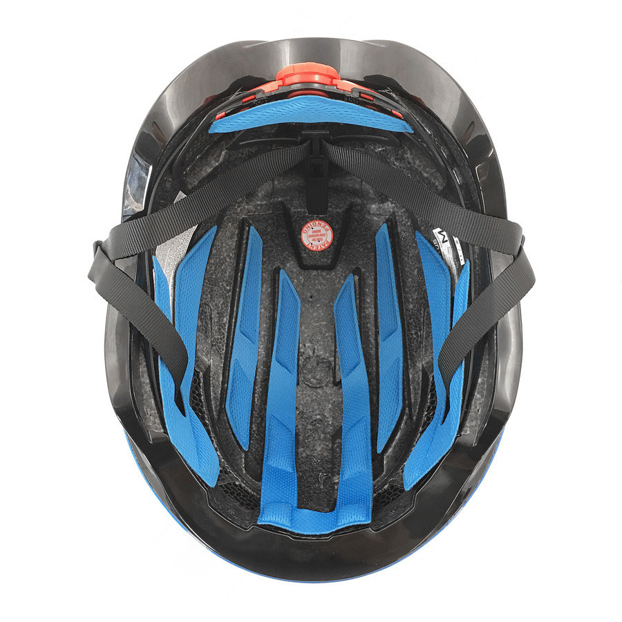 Cádomotus Omega Aero Helm