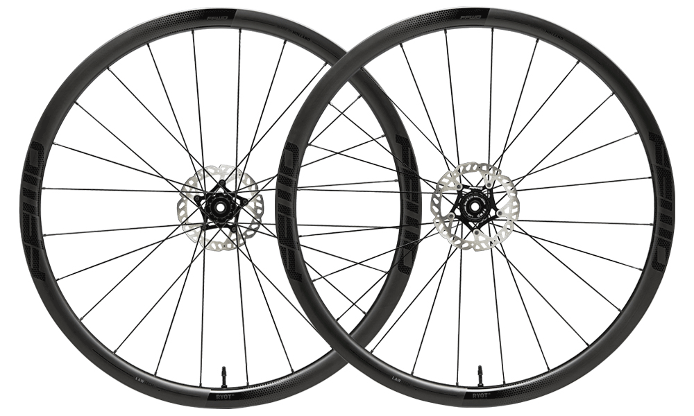 Fast Forward Ryot 33 Carbon Race Wielset